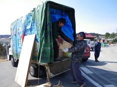 東北巻頭大震災2.jpg