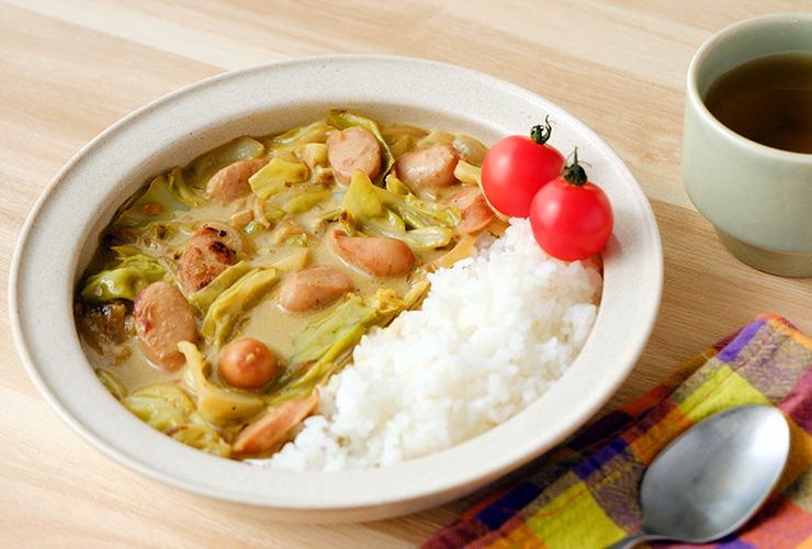 ウインナーとキャベツのココナッツミルクカレー