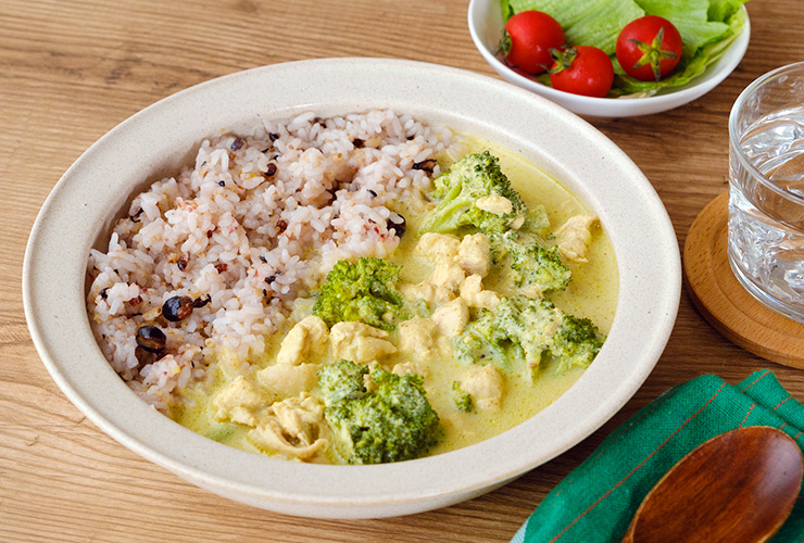 カレーの壺レシピ 鶏むねとブロッコリーの豆乳カレー