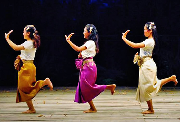カンボジアの古典的なクメール舞踏