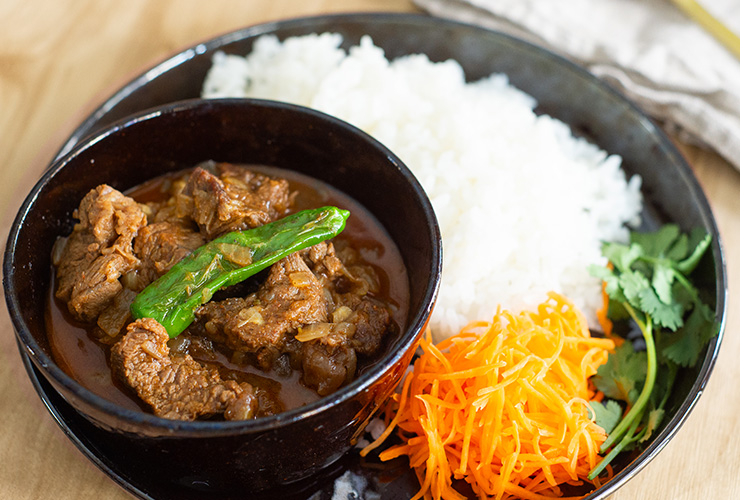 ごろっと牛肉とたまねぎのカレー